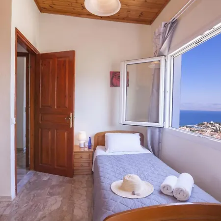 Villa Agathi With Amazing View And Heated Pool *
